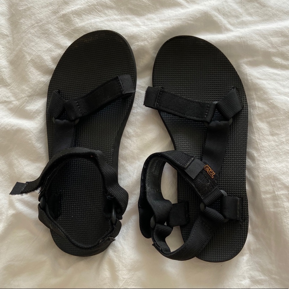 Black Tevas
